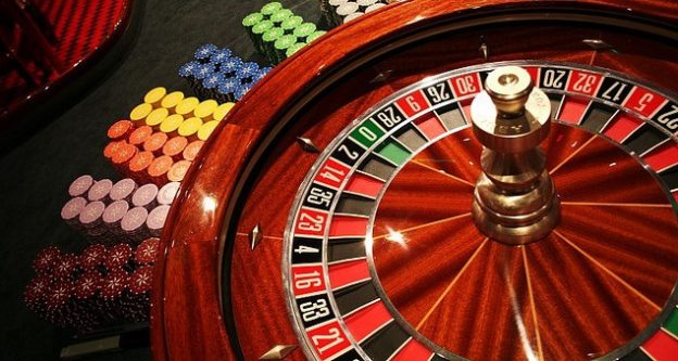 How Bonus Wheels Add Interactive Choices To Selected Casino Games